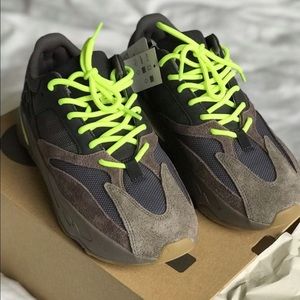 Text 700 Boost “Mauve”